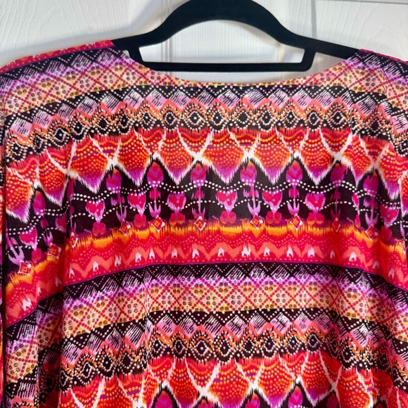 NWT. Susan Graver poncho style Top size 3X. Poncho Purple, red, orange colors. - Picture 10 of 12
